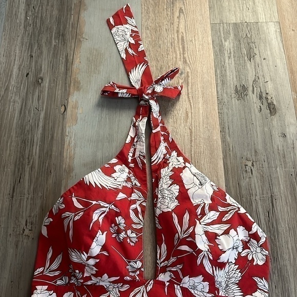 EXPRESS  Red White Floral Smocked Halter Top Size Medium - Picture 5 of 9